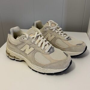 Women’s New Balance 2002r Taupe
